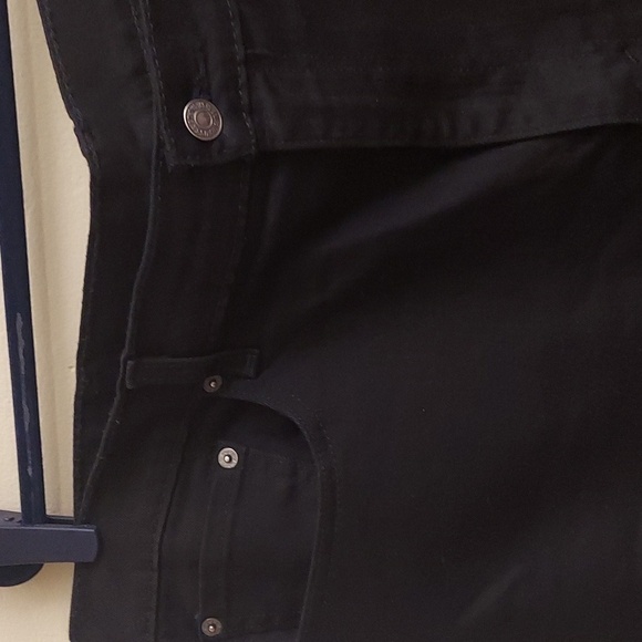 LEVI'S Men's Black Regular Tapered Fit Jeans - Picture 7 of 16